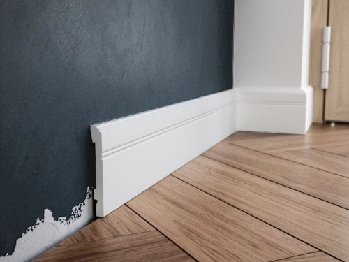 Biała-listwa-przypodłogowa-Creativa-PRO-103.jpg