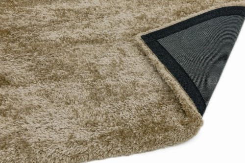 Nowoczesny-dywan-do-pokoju-w-odcieniu-taupe.jpg