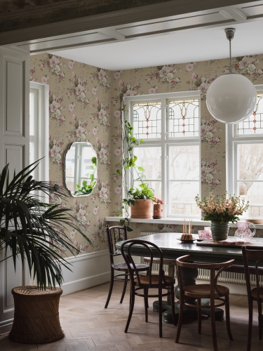 Boras Tapeter Dreamy Escape Floral Charm 4250 salon.jpg
