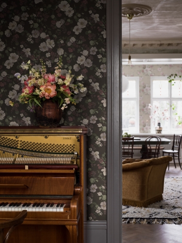 Boras Tapeter Dreamy Escape Enchanting Flower 4280 salon.jpg