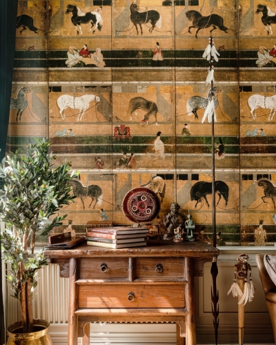 Tapeta-MINDTHEGAP-THE-CURATOR'S-CABINET-HORSE-STABLE-WP20650-4.jpg