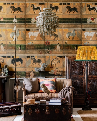 Tapeta-MINDTHEGAP-THE-CURATOR'S-CABINET-HORSE-STABLE-WP20650.jpg
