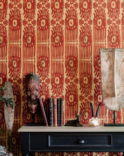 Tapeta-MINDTHEGAP-THE-CURATOR'S-CABINET-TRIBAL-IKAT-Lava-Red-WP30114-.jpg
