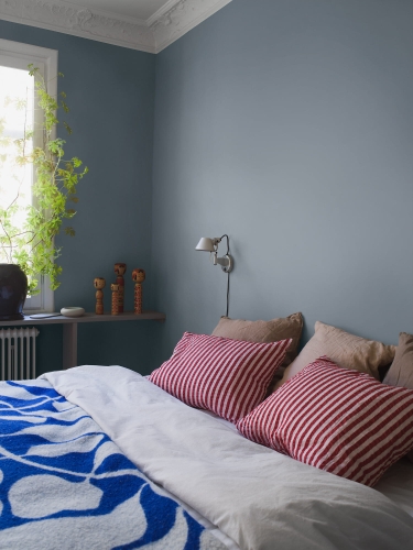 LunaBlue-1_Image_Roomshot_Bedroom_Item_7561.jpg