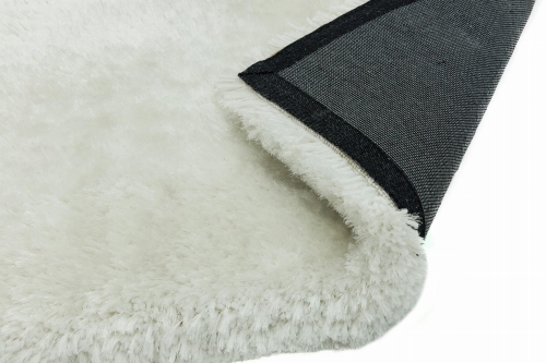 biały-dywan-Plush.jpg