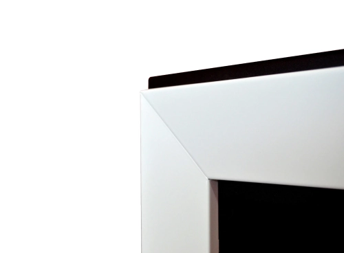 frame-900-white-1.webp