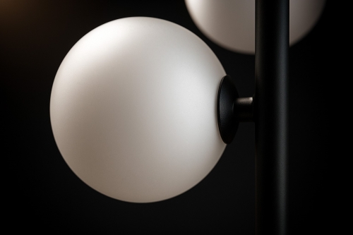 Lampa podłogowa K-5696 z serii SATURNO