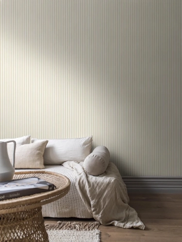 Tapeta-dekoracyjna-Borastapeter-Mölle-Stripe-5739-w-salonie.webp