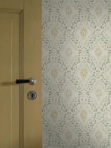 tapeta-zielona-ornament-borastapeter-kvarnholmen-8056-zblizenie-w-pokoju-na-scianewebp