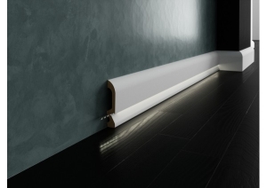 Biała lakierowana listwa oświetleniowa przypodłogowa do podświetleń, cokół Creativa LPC-19M-LE 