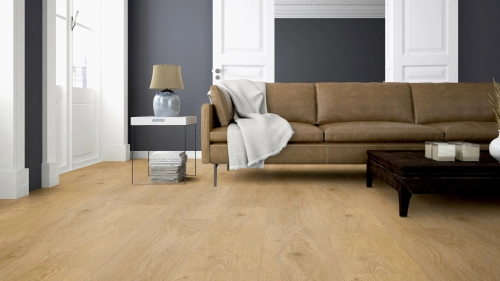 Podłoga winylowa  ter Hürne  Comfort Solid Wood Edition Dąb Den Haag Długa deska wizualizacja salonu