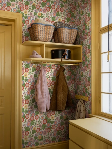 9171_HappyHollyhocks_Roomshot_4_web.webp