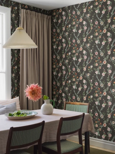9182_BouquetFlowers_Roomshot_2_web.webp