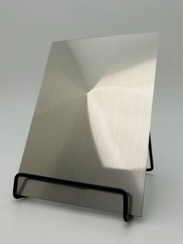 sl-facet-green-steel-brushed-aufsteller.jpg