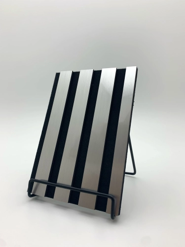 ap-silver-brushed-aufsteller.jpg